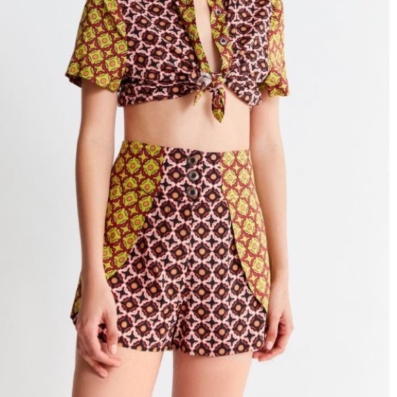 UO Shadow Moon Button-Down Top - Picture 9 of 9